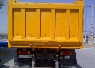 Dumper marca Renault, modelo 370.34, 6x4, con 152.000km, Caja Meiler, fabricación año 2004.