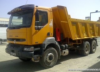 Dumper marca Renault, modelo 370.34, 6x4, con 152.000km, Caja Meiler, fabricación año 2004.