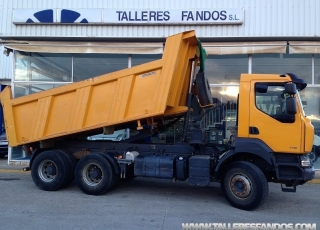 Dumper Renault Kerax 410.35 dxi, motor volvo, Euro 4, 6x4, año 2006, 139.928km, caja Meiller.