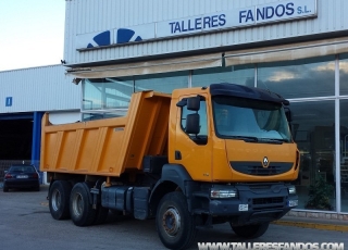 Dumper Renault Kerax 410.35 dxi, motor volvo, Euro 4, 6x4, año 2006, 139.928km, caja Meiller.