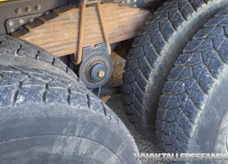 Dumper Renault Kerax 410.35 dxi, motor volvo, Euro 4, 6x4, año 2006, 139.928km, caja Meiller.