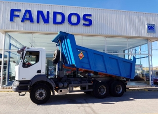 Dumper Renault 420.34 6x4 del año 2005 con caja Meiller Kipper.