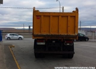 Tipper truck Renault Kerax, 420.34, 6x4, year 2003, with 169.665km, box Meiller Kipper.