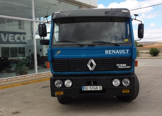 Camion volquete Renault Pony, DG.320.T, 4x2, del año 1990, con cama.