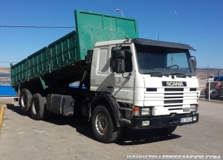 Camión Scania 113 HL, 6x2, con caja basculante de 6.3x2.5m, año 1989.