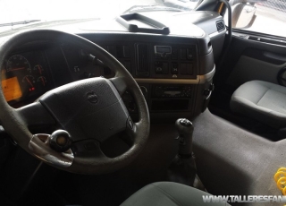 Dumper Volvo FM 12.380, año 2003, 6x4, 257.436km, con caja Meiller