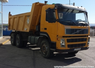 Dumper Volvo FM 12.380, año 2003, 6x4, 257.436km, con caja Meiller