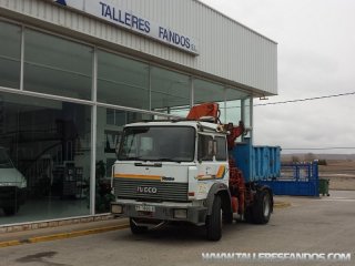 Volquete con pluma IVECO 190-36