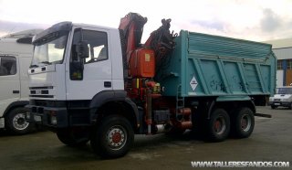 Volquete con pluma IVECO MP380E38W