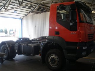 Tractor unit IVECO AD400T44WT