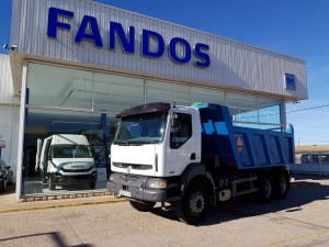 Dumper Renault 420.34 6x4 del año 2005 con caja Meiller Kipper.