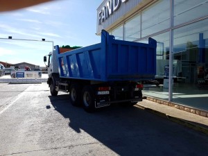 Dumper Renault 420.34 6x4 del año 2005 con caja Meiller Kipper.