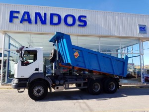 Dumper Renault 420.34 6x4 del año 2005 con caja Meiller Kipper.