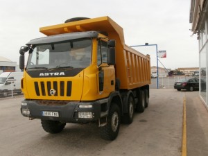 Entrega de dumper de ocasión  Iveco ASTRA HD8 86.56