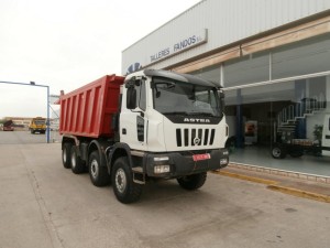 Entrega de dumper de ocasión Iveco ASTRA HD8 86.56